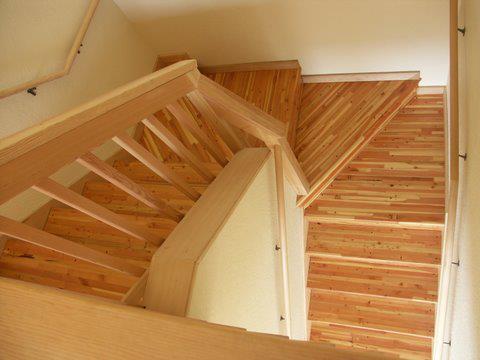 Sing-Core-Wood-Plank-Stairs-and-Staircases