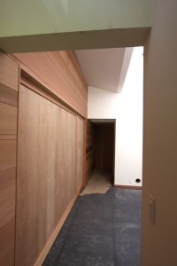 moveable-walls-pocket-room-dividers-closed