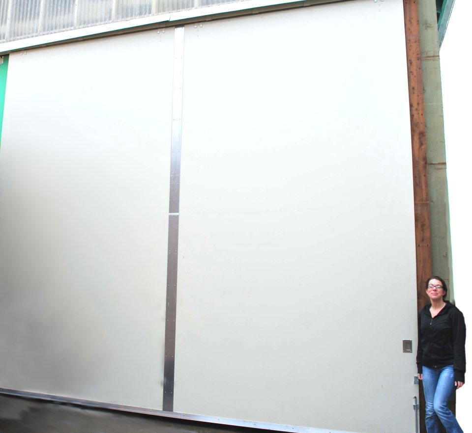 Warehouse Sliding Door Non Warping Patented Wooden Pivot Door